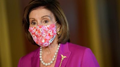 بيلوسي: كشف إقرارات ترامب الضريبية قضية أمن قومي