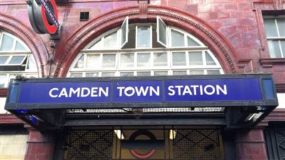 عاجل| على طريقة بوعزيزي.. بريطاني يحرق نفسه