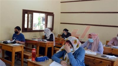 شكاوى طلاب الثانوية العامة بالقليوبية من مادتي 