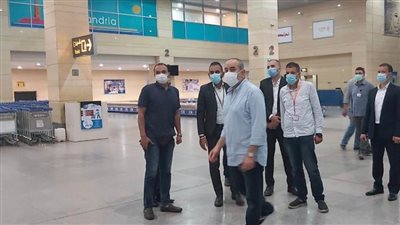 وزير الطيران يتفقد مطار برج العرب الدولي للتأكد من الإجراءات الأمنية المشددة وجودة الخدمات