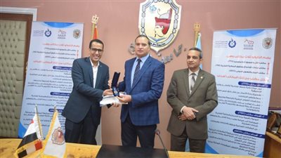 تكريم ١٧ مبتكرا حصلوا على ٣٤ براءة اختراع بجامعة سوهاج