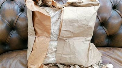 عاجل| محتويات طرد لم يفتح من الحرب العالمية الثانية