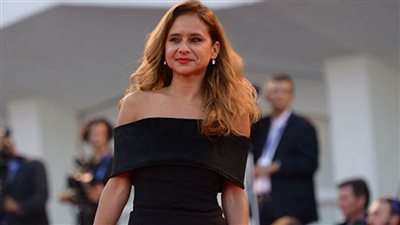 أول صور لنيللي كريم مع خطيبها هشام عاشور