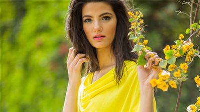 تارا عماد الوجه الجديد لمجموعة عزة فهمي الصيفية