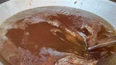 ضبط 600 كجم عسل جلوكوز داخل مصنع بدون ترخيص بالشرقية 