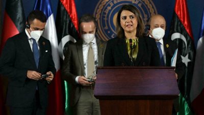 وزيرة الخارجية الليبية تبحث مع عضو باللجنة العسكرية حل المليشيات وإخراج المرتزقة