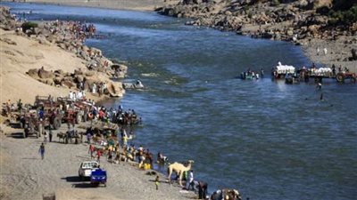 عاجل| مياه النهر تجرف عشرات الجثث