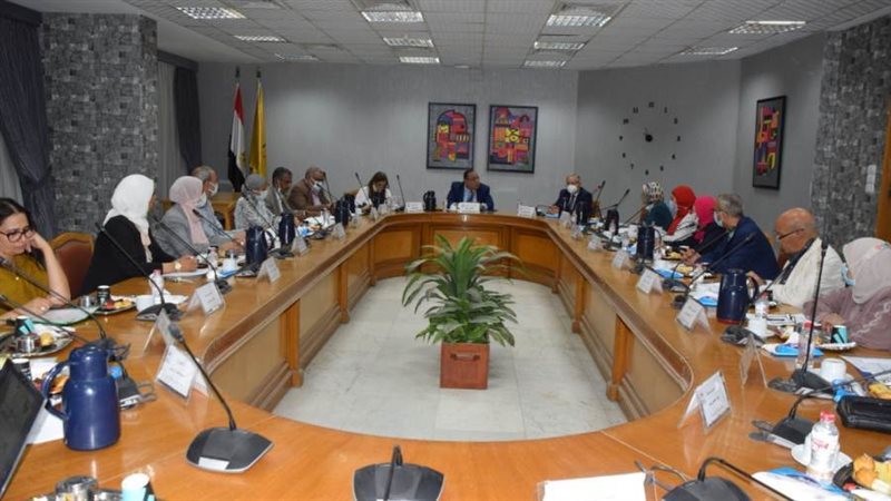 اجتماع اللجنة العليا