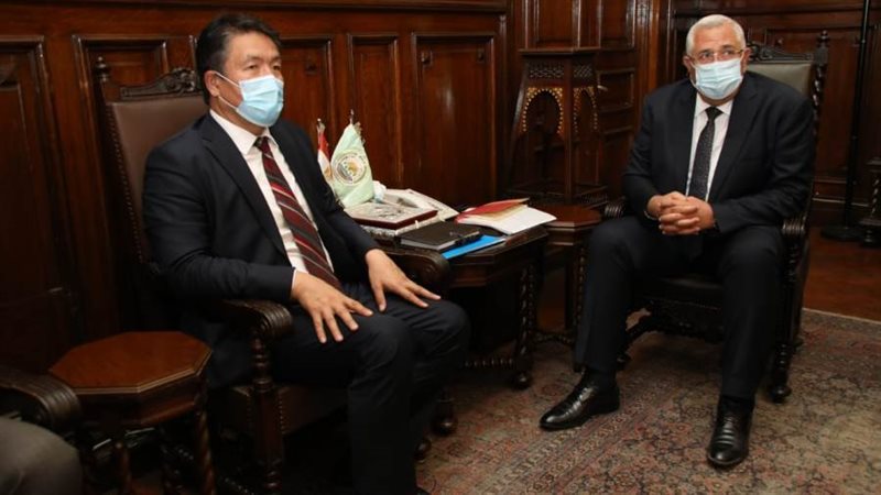 وزير الزراعة ومدير