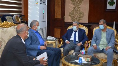 محافظ المنيا يستقبل رئيس مكتبات مصر العامة