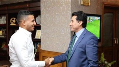 وزير الرياضة يهنىء 