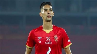 الأهلي يعلن إصابة مدافعه 