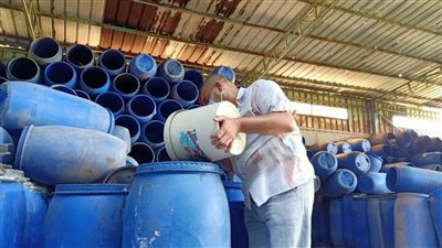 ضبط 39 طن مخللات وملح طعام قبل بيعها بالشرقية 