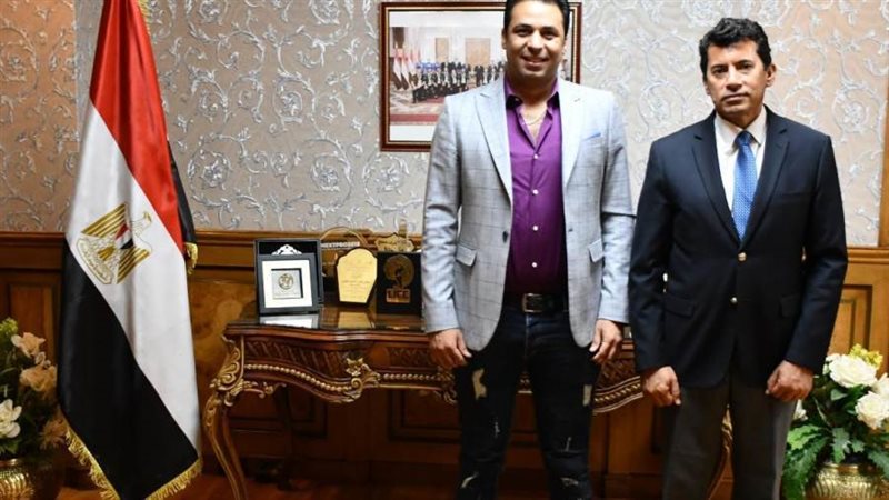 وزير الرياضة يكرم