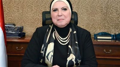 وزيرة التجارة تبحث مع سفير سلطنة عمان تعزيز التعاون الاقتصادي والاستثماري والتجاري بين البلدين