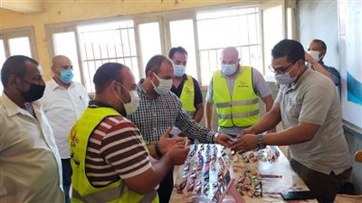 كشف عيون ونظارات طبية وعمليات جراحية بالمجان في 