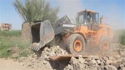 إزالة 18 حالة تعد على الأراضي الزراعية في الغربية