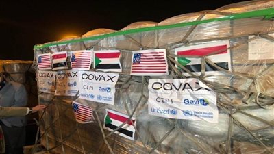 مئات آلاف الجرعات الأمريكية ضد كورونا تصل السودان.