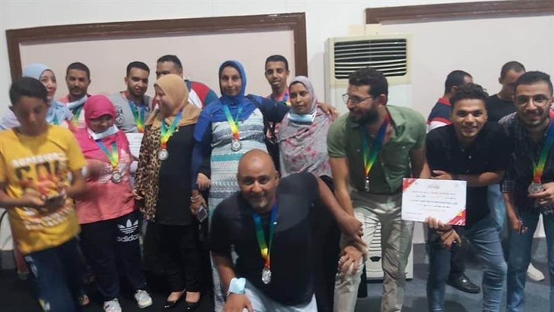 المشاركون الفائزون