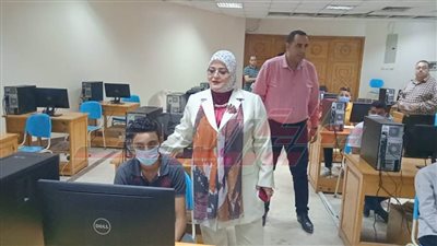  530 طالبا يؤدون الاختبارات الإلكترونية بكفر الشيخ للالتحاق بمدرسة الضبعة النووية