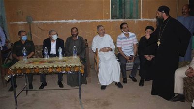 محافظ المنيا يقدم واجب العزاء لأسر شهداء الوطن من أبناء سمالوط