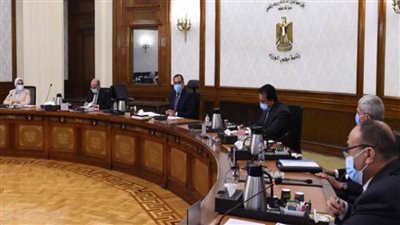 رئيس الوزراء يناقش مسودة اللائحة التنفيذية لقانون 
