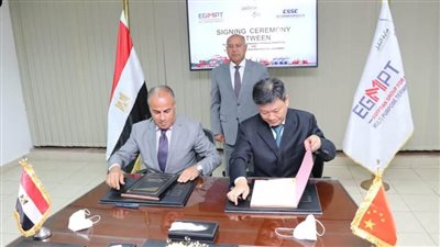 النقل تشتري 4 أوناش رصيف عملاق (STS) لميناء الإسكندرية