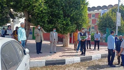 القائم بأعمال رئيس جامعة سوهاج يتابع انتظام نقل طلاب الطب البشري إلى المقر الجديد