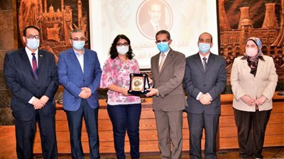 محافظ الغربية يكرم عدداً من المتميزين في مجالات علمية ورياضية