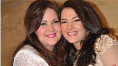 التعليق الأول من دنيا سمير غانم بعد وفاة دلال عبد العزيز