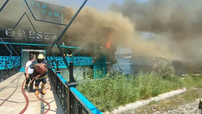حريق مركب سياحى بالزمالك