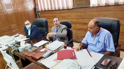 محافظ شمال سيناء يبحث آلية تشغيل سوق الجملة بالعريش لخدمة التجار والمستهلكين   