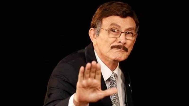 محمد صبحي في مسرحيته