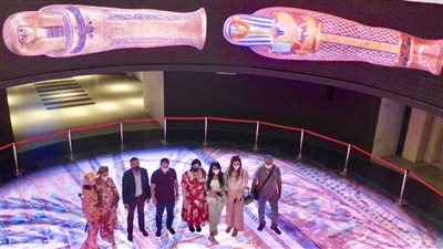 متحف الحضارة يستقبل وفدًا من المدونين العرب