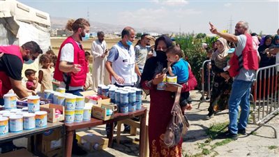 الهلال الأحمر الكويتي: توزيع 8 أطنان من حليب الأطفال على اللاجئين السوريين والفلسطينيين في لبنان