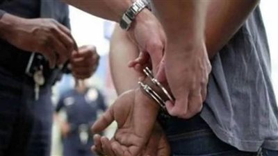 ضبط متهم ينصب على المواطنين بإدارة شركة بدون ترخيص