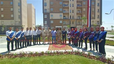 طلاب جامعة بنها يشاركون الرئيس السيسي افتتاح المشروعات السكنية