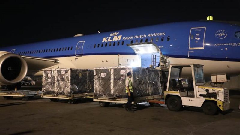 الطائرة الحاملة للقاحات