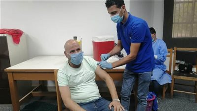 جامعة حلوان تواصل تطعيم منتسبيها لمواجهة كورونا