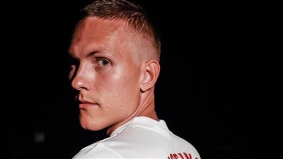 إشبيلية يتعاقد مع مدافع فيردر بريمن