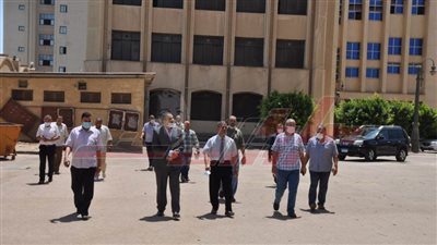 رئيس جامعة كفر الشيخ يتفقد كليتي التربية والطب البيطري
