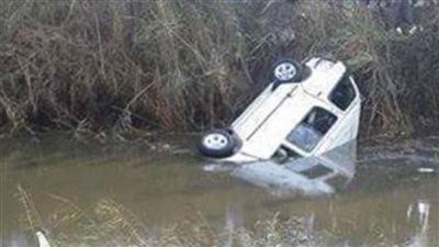 إصابة ٤ سيدات انقلبت بهن سيارة داخل ترعة بالدقهلية