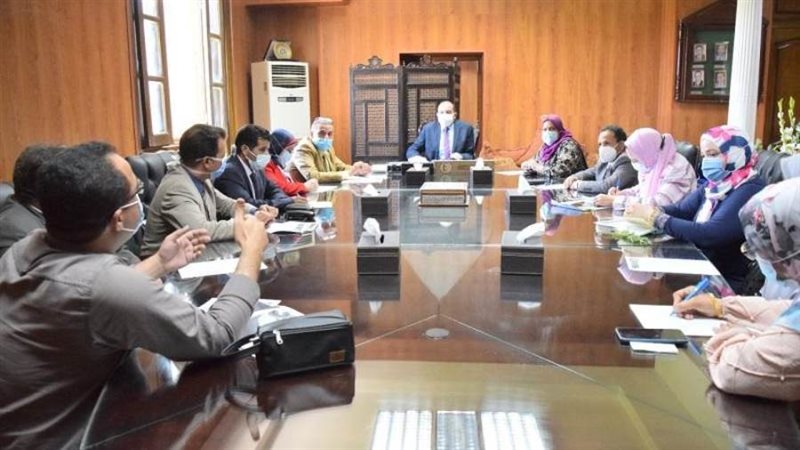 اجتماع لرئيس جامعة