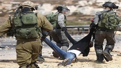 القوات الإسرائيلية تعتقل 6 فلسطينيين في القدس والخليل والبيرة