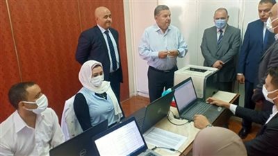 وزير قطاع الأعمال يزور شركة 