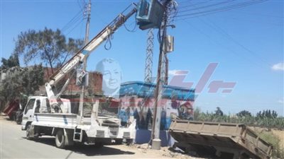 حملات مكبرة لتمهيد الطرق وصيانة كشافات الإنارة في كفر الشيخ