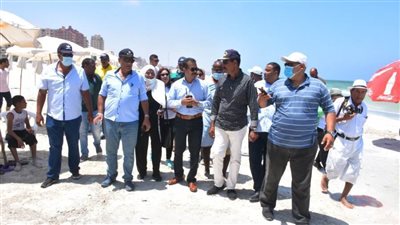 هكذا عاقب محافظ الإسكندرية 3 شواطئ لسوء النظافة وفرض إكراميات