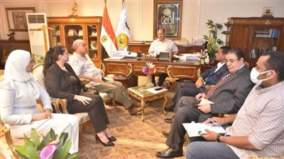 محافظ أسيوط يلتقى أعضاء الشيوخ والنواب لمناقشة موقف المخططات والأحوزة العمرانية المعتمدة