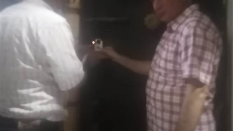 غلق معامل بدون ترخيص