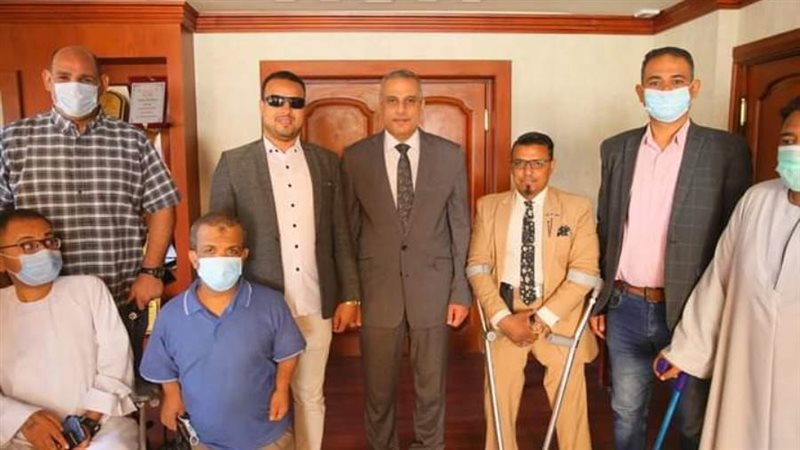 محافظ سوهاج يلتقي